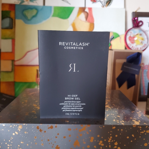 Revitalash Hi-Def Brow Gel in Soft Brown 3 ml - Picture 3 of 4